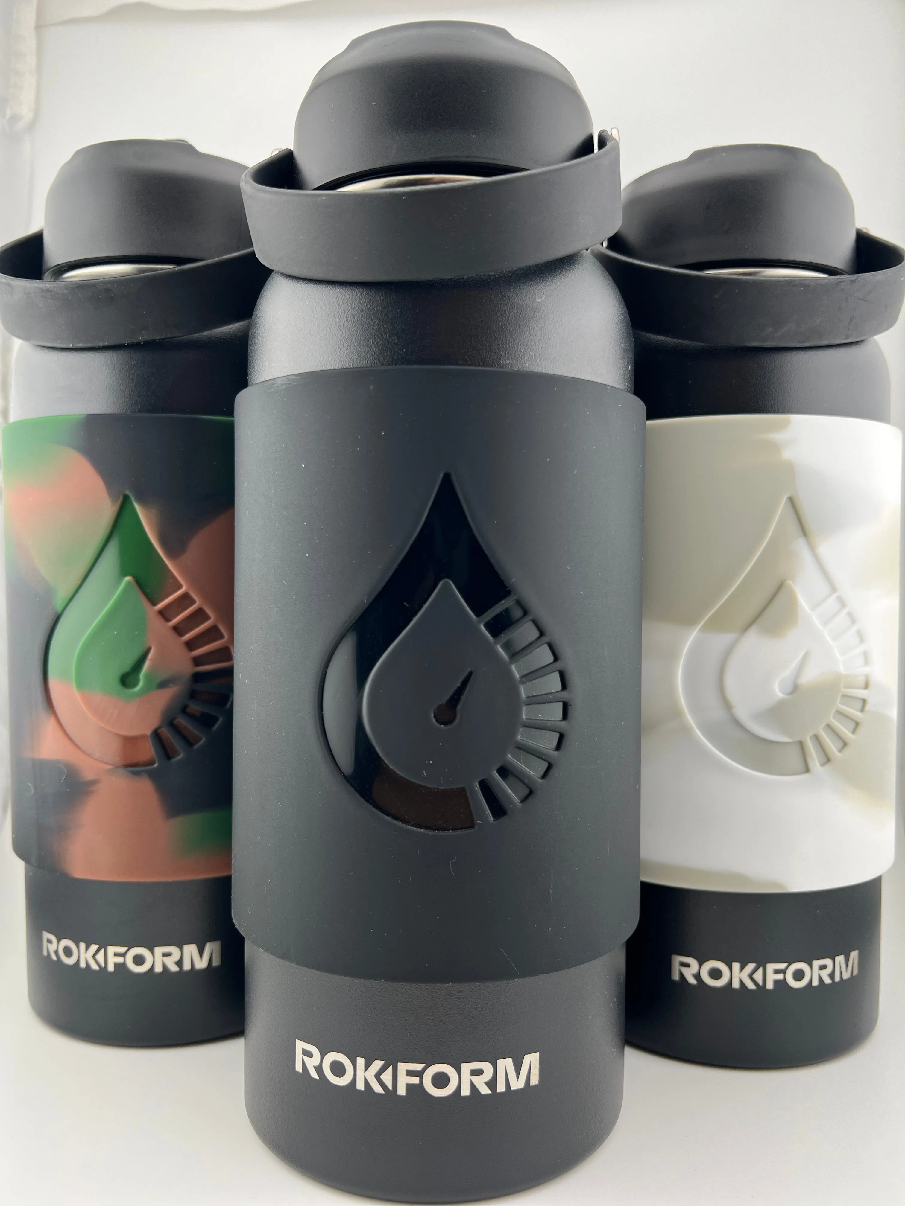 32oz Black Bottle   Magnetic Sleeve (COMBINATION)