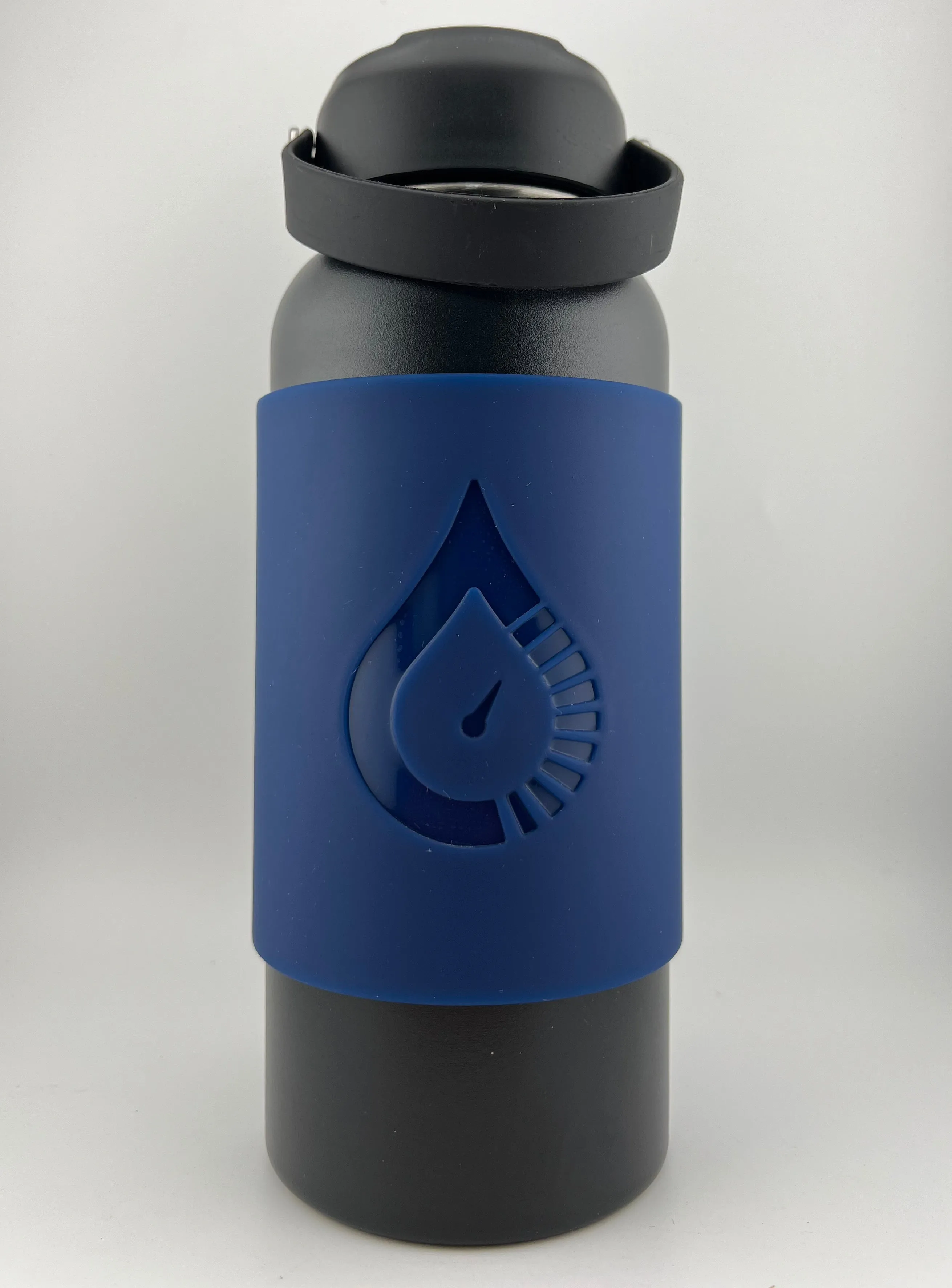 32oz Black Bottle   Magnetic Sleeve (COMBINATION)