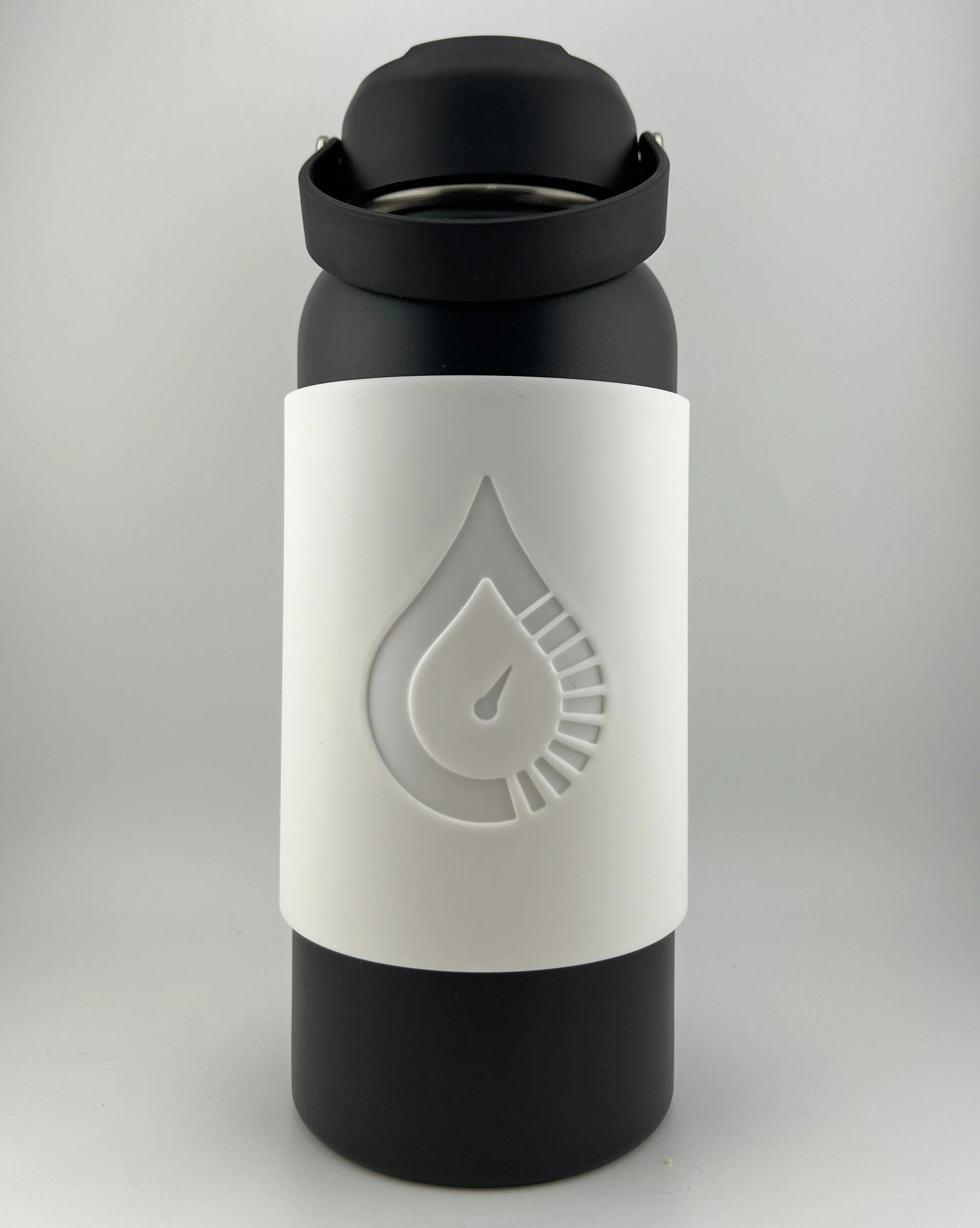 32oz Black Bottle   Magnetic Sleeve (COMBINATION)