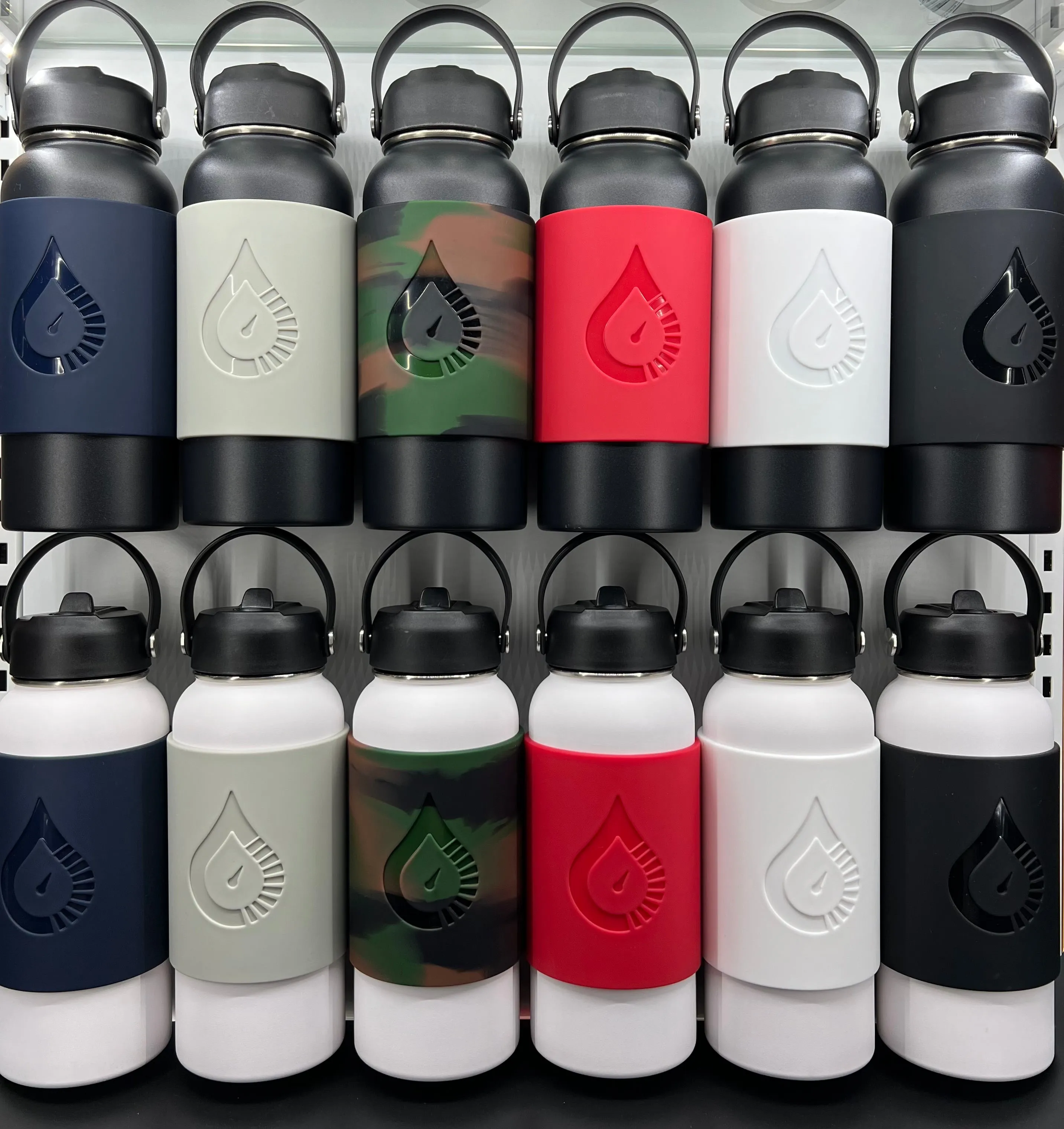 32oz Black Bottle   Magnetic Sleeve (COMBINATION)