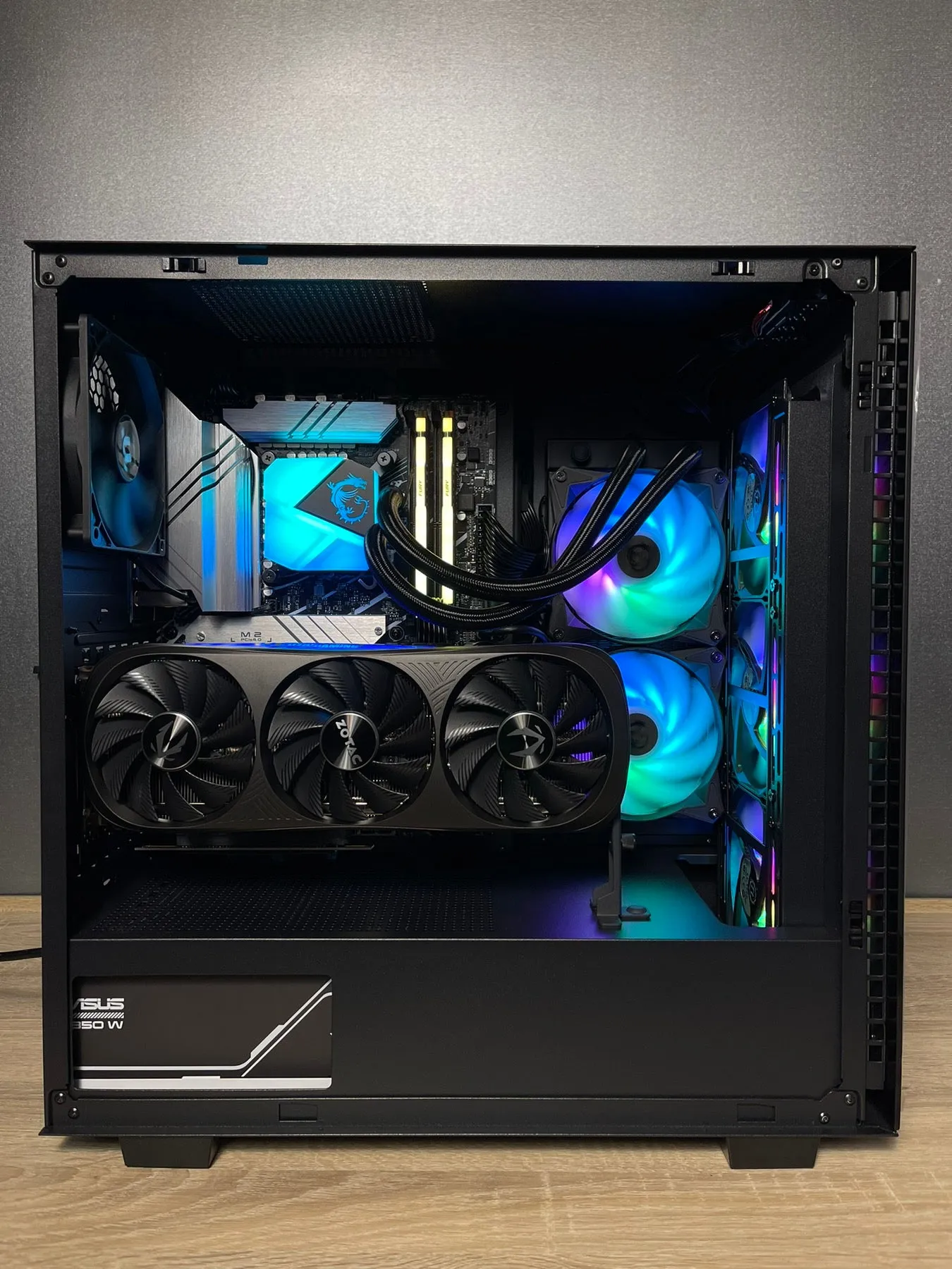 Custom Gaming PC/ i7-13700KF/ 32GB DDR5/ 1TB NVMe/ RTX 4080 Super