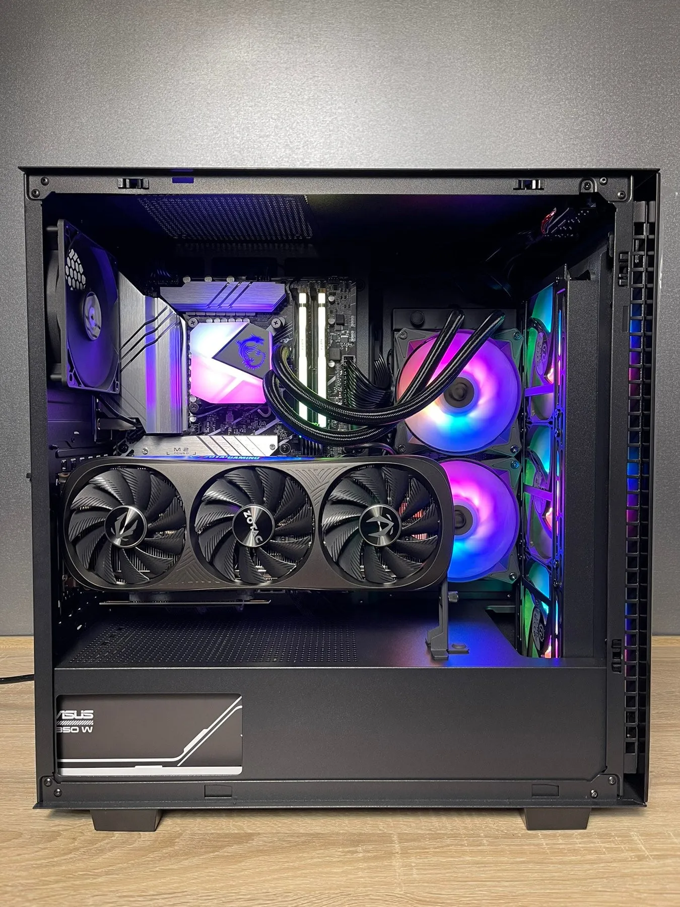Custom Gaming PC/ i7-13700KF/ 32GB DDR5/ 1TB NVMe/ RTX 4080 Super