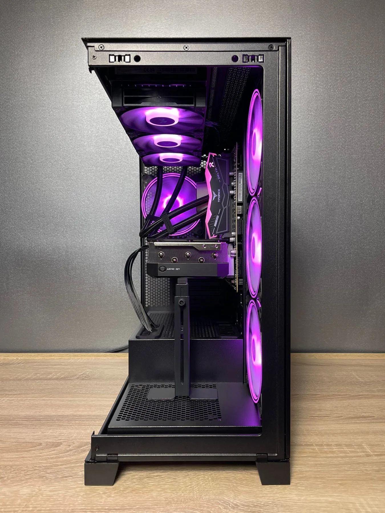 Custom Gaming PC/ Project Zero/ i7-13700KF/ 32GB/ 1TB SSD NVMe/ RTX 4080 SUPER