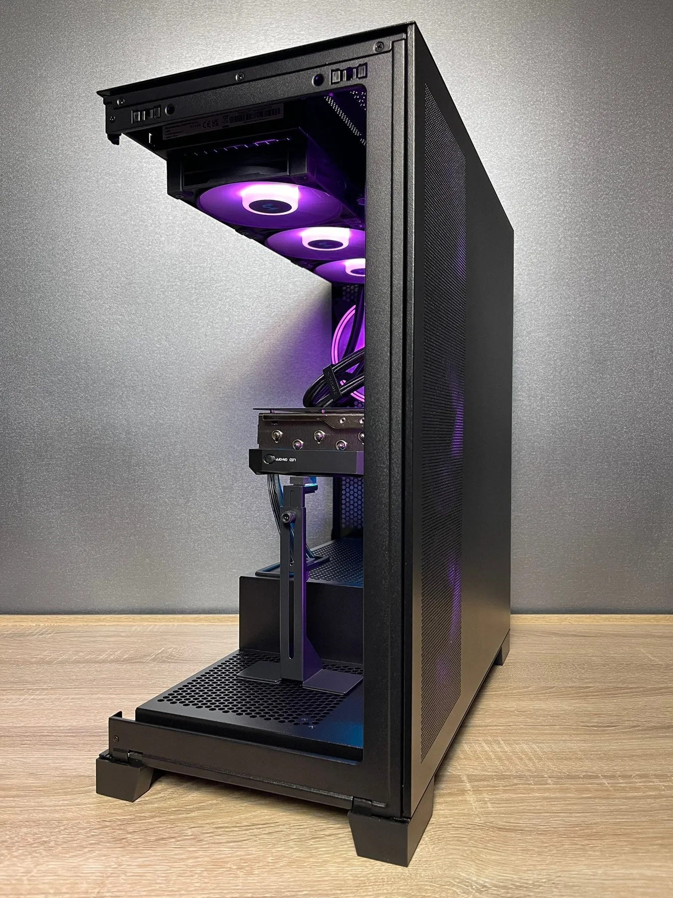 Custom Gaming PC/ Project Zero/ i7-13700KF/ 32GB/ 1TB SSD NVMe/ RTX 4080 SUPER