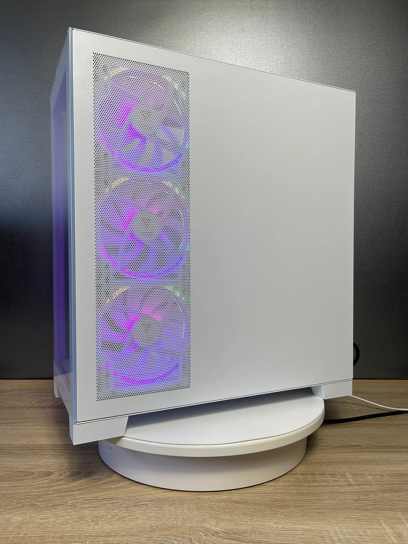 Custom Gaming PC/ Project Zero/ Ryzen 9 7900X/ 32GB/ 1TB NVMe/ RTX 4080 SUPER