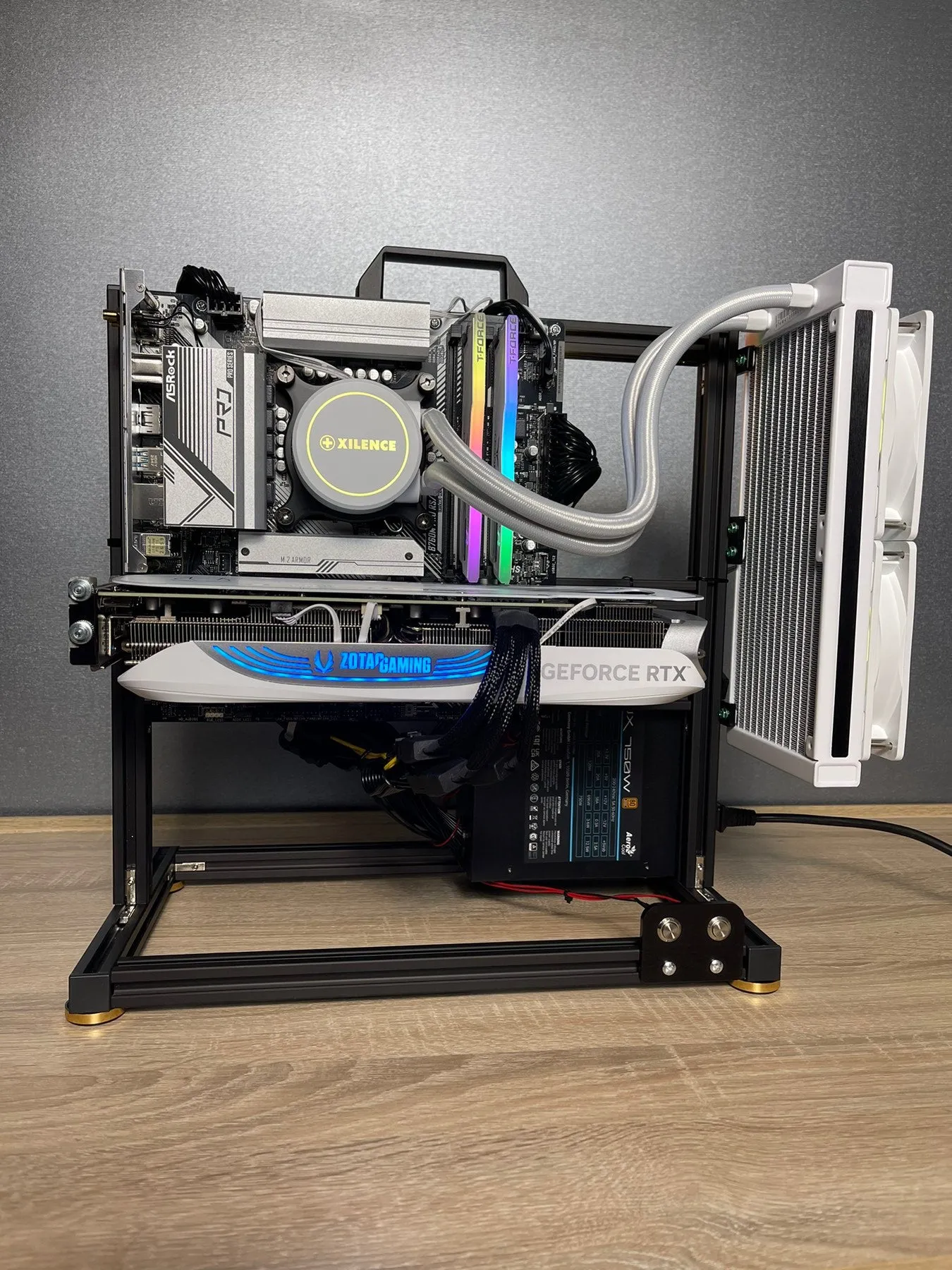 Custom Gaming PC/ The Open Case/ Ryzen 7 7700X/ 32GB/ 1TB NVMe/ RTX 4070 Ti Super