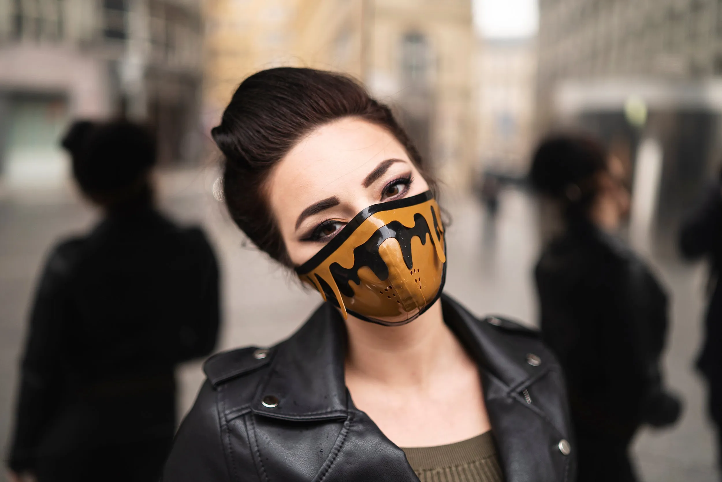 "Liquid" Latex Facemask with Inner Filter