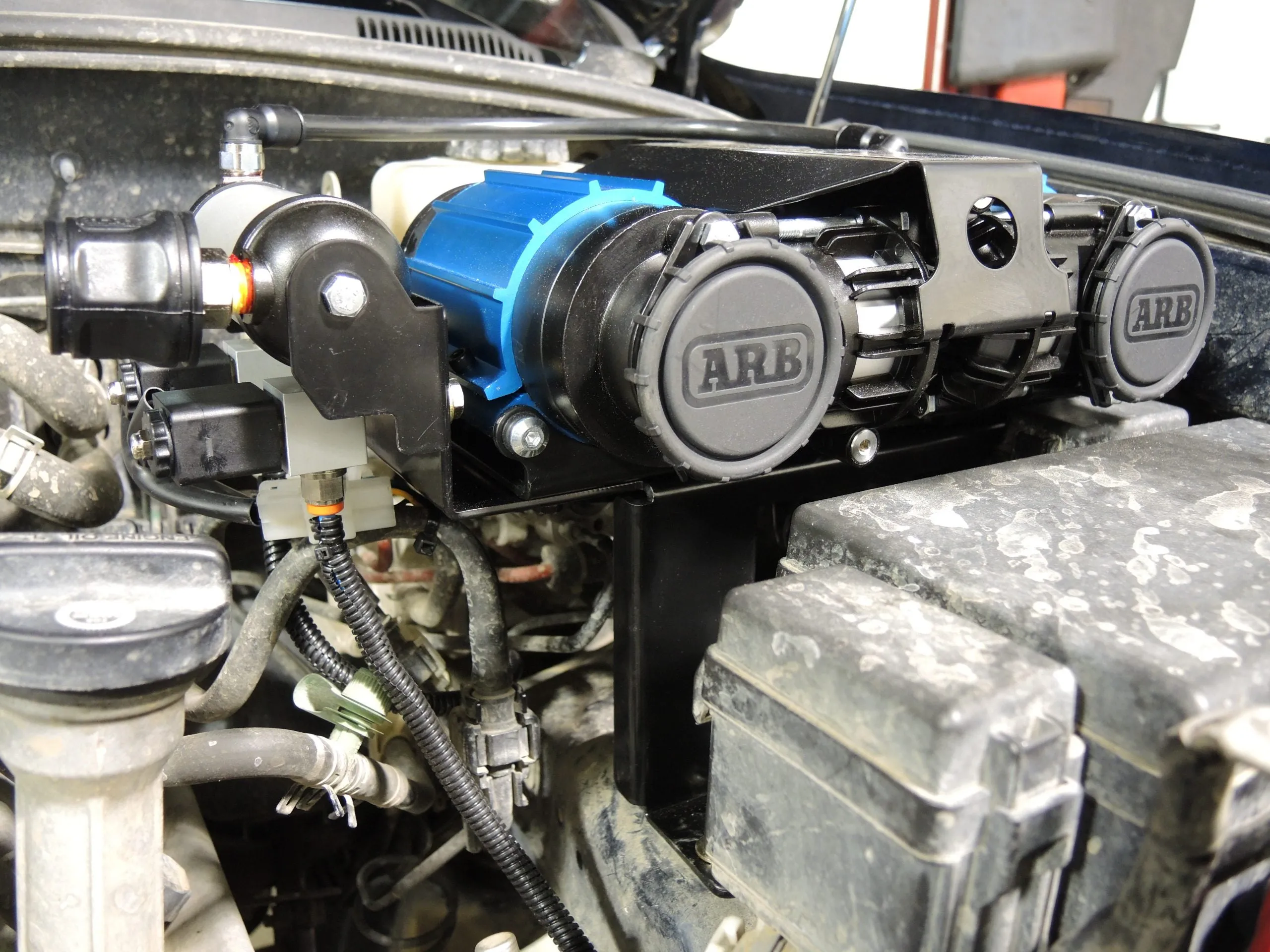 Slee Offroad 2010  4Runner/GX460 Compressor Mount for ARB Compressors